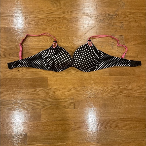 Gorgeous Victoria’s Secret polka dot push-up bra - Picture 2 of 5